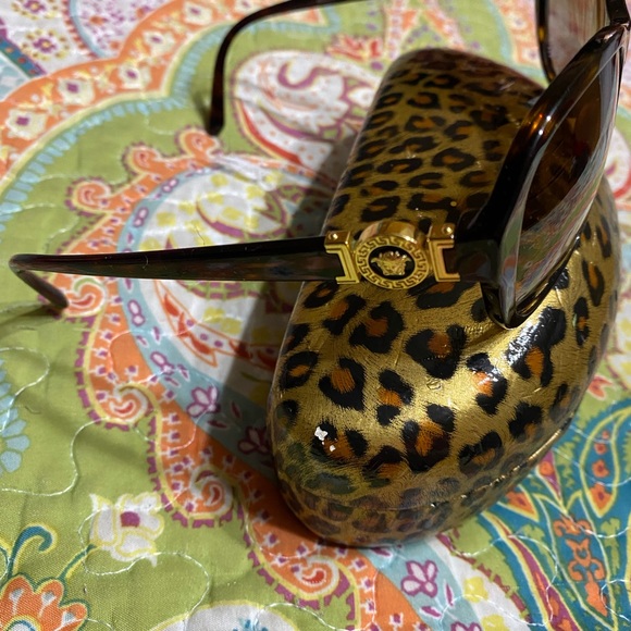 Versace woman’s sunglasses - Picture 6 of 10